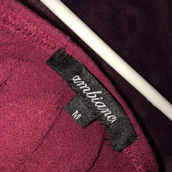 Cropped Off-Shoulder blouse - Picture 3 of 3